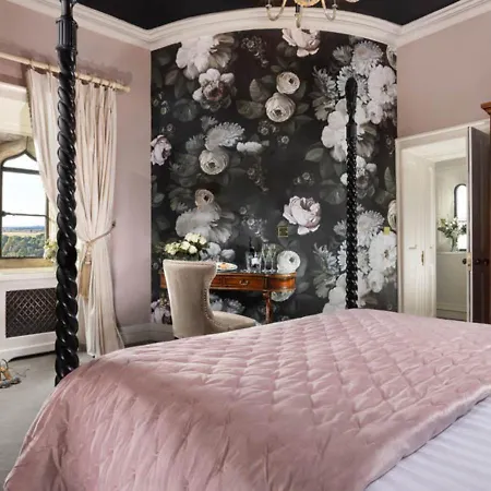 Resort Castle 4*